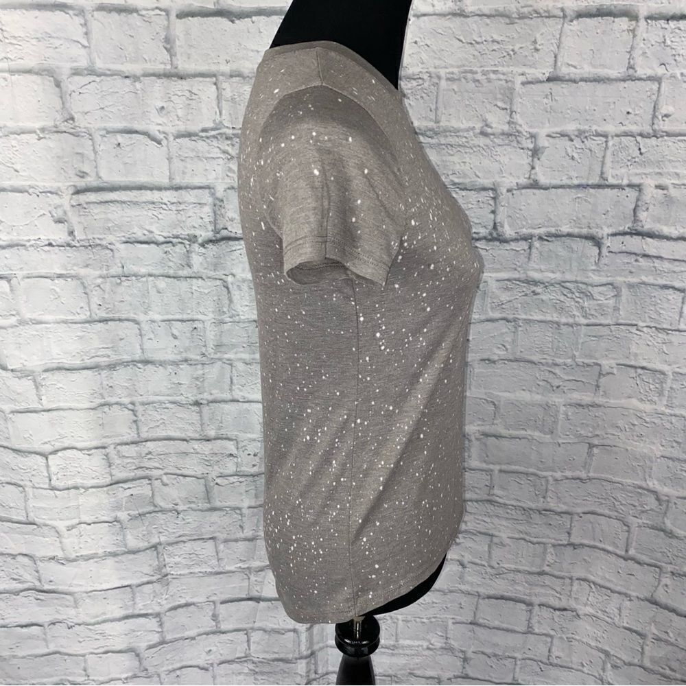 Women’s short sleeve Crewneck hi low tee w/saying coffee & chill women sz S - Picture 5 of 9